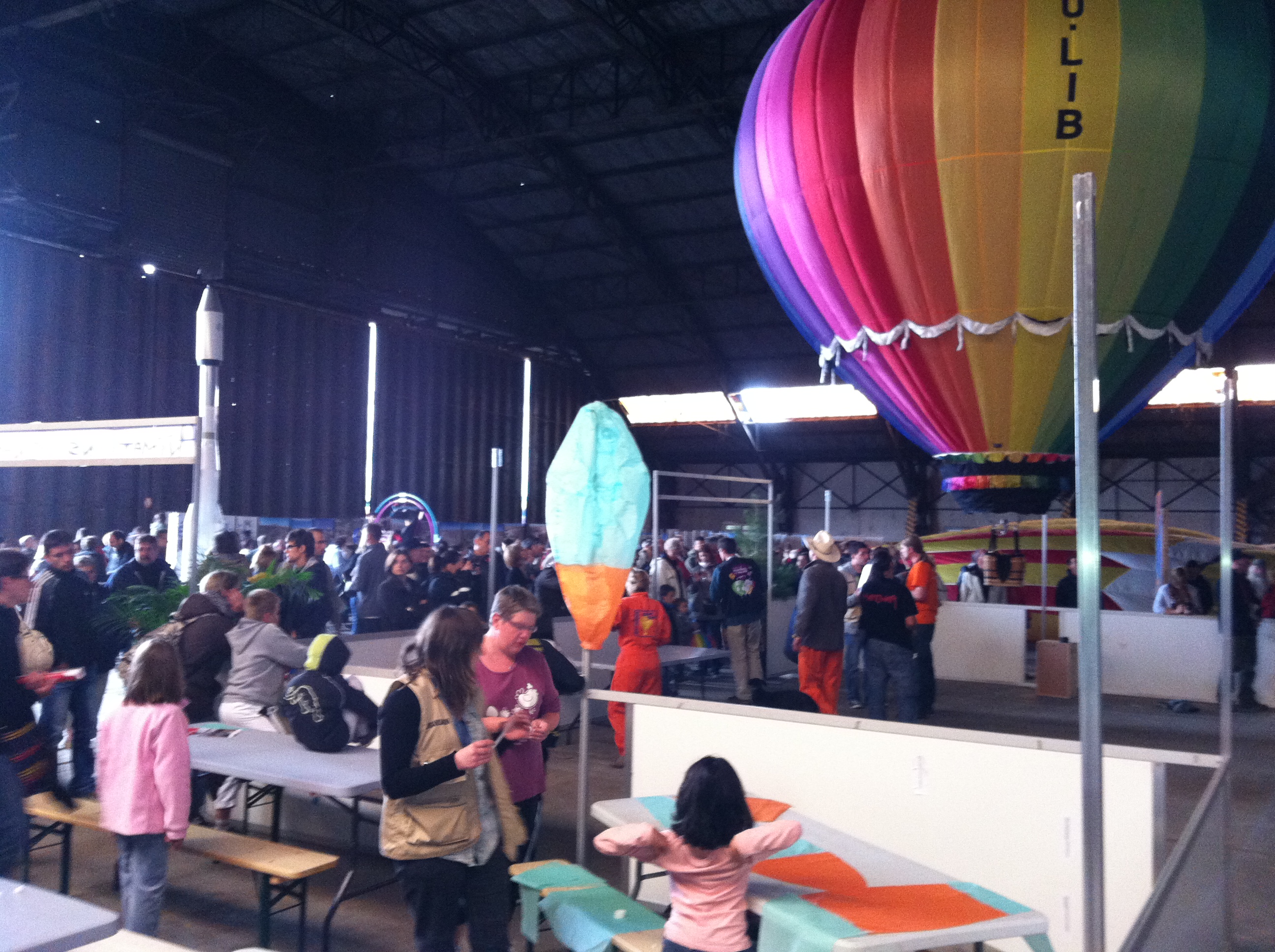 Espace mini-montgolfires au Mondial Air Ballon Chambley 2013