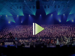 photo du concert Lorraine de Choeur 2011, qui a regroupé 2000 Choristes, ainsi que Garou, Tina Arena, Marina d'Amico, Pablo Villafranca et Pedro Alvès sous la direction de Jacky Locks
