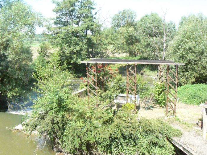 Moulin de Landonvillers vue de la table en extrieur